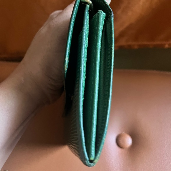 Louis Vuitton Green Epi Long Wallet  includes wallet insert & unbranded chain. - Picture 9 of 9